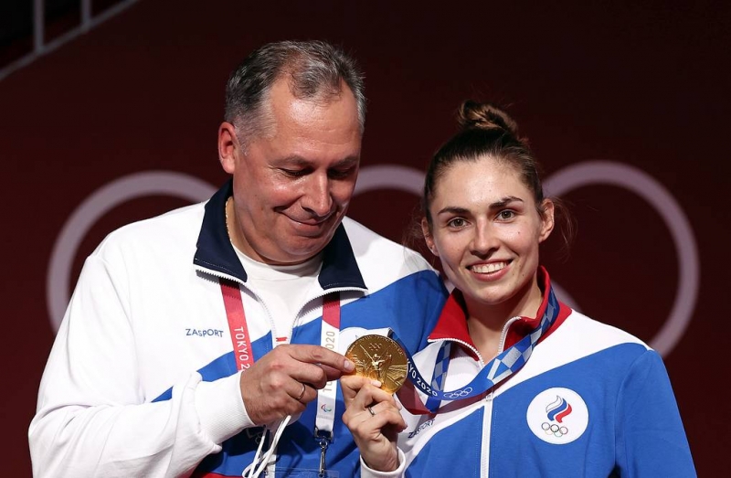 Великие.
Российские спортсмены завоевали три золотые медали в третий день Олимпиады