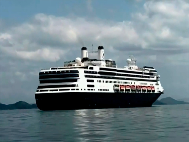 Власти Флориды разрешили круизному лайнеру с заболевшими COVID-19 зайти  в порт