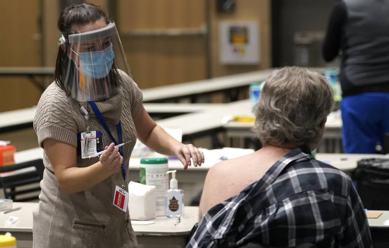 ВОЗ призывает страны переключаться с двусторонних сделок на равное распределение вакцин